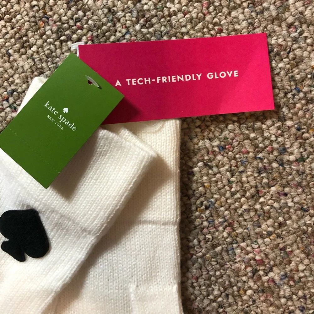 🆕 kate spade ny ♠️ Spade Gloves Cream